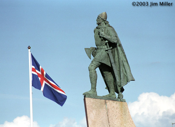 Leifur Eiríksson Statue and Icelandic Flag © 2003 Jim Miller - Canon Elan 7e, Canon 75-300mm USM, Fuji Superia 100